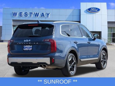 Used 2024 Kia Telluride S w/ S Sunroof Package image 3