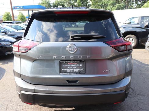 Used 2024 Nissan Rogue S AWD/4WD image 4