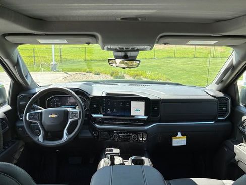 New 2026 Chevrolet Silverado 1500 LTZ w/ LTZ Premium Package AWD/4WD image 19
