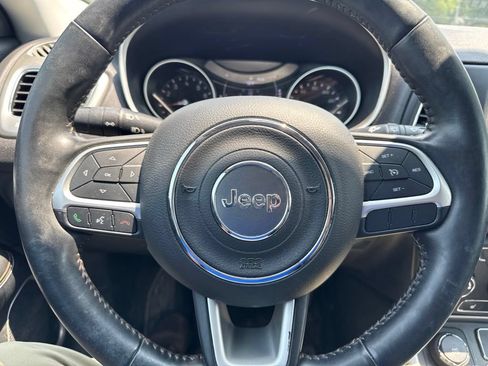 Used 2018 Jeep Compass Latitude w/ Cold Weather Group AWD/4WD image 7