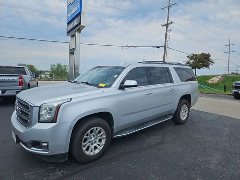 Used 2018 GMC Yukon XL SLT w/ Open Road Package AWD/4WD image 1