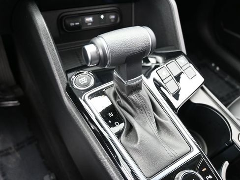 Used 2025 Kia Sportage EX image 21