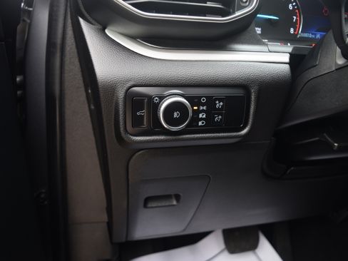 Used 2023 Ford Explorer XLT w/ Equipment Group 202A image 7