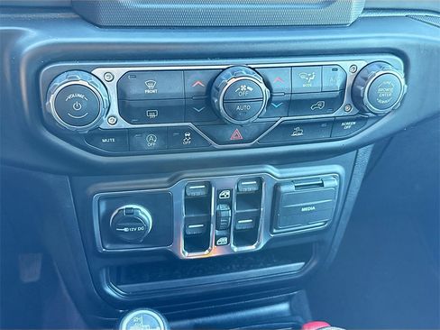 Used 2021 Jeep Wrangler Unlimited Sport image 16