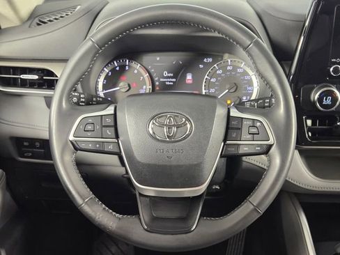 Used 2024 Toyota Highlander LE image 21