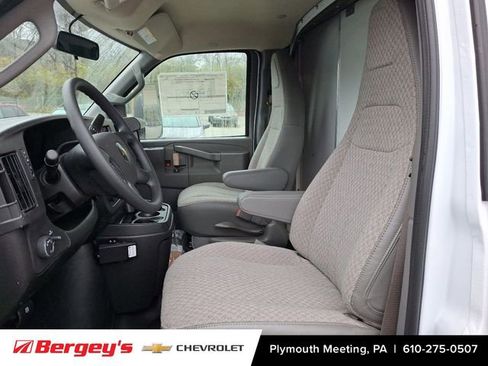 New 2025 Chevrolet Express 3500 Work Van w/ Power Convenience Package image 8