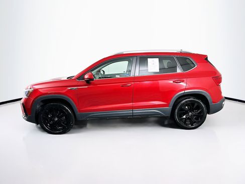 Used 2022 Volkswagen Taos SE image 4