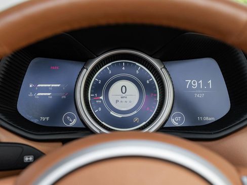 Used 2019 Aston Martin DB11 Volante image 47