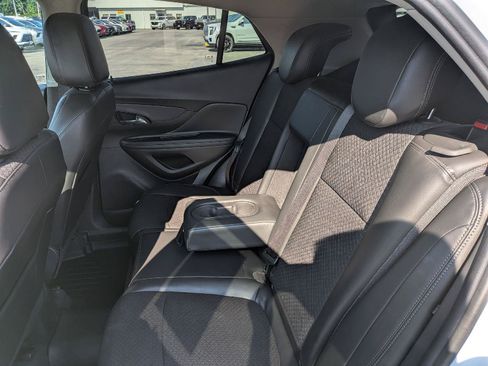 Used 2022 Buick Encore Preferred AWD/4WD image 20