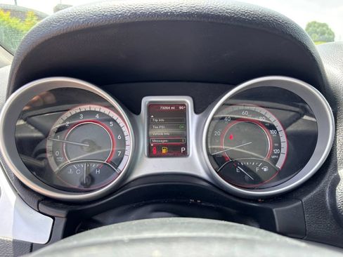 Used 2019 Dodge Journey SE w/ Connectivity Group FWD image 10