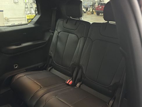 New 2026 Jeep Grand Cherokee L Limited w/ Luxury Tech Group II image 36