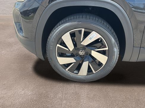 New 2026 Volkswagen Atlas Cross Sport SE FWD image 22