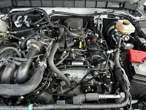 Used 2024 Ford Bronco Outer Banks image 10