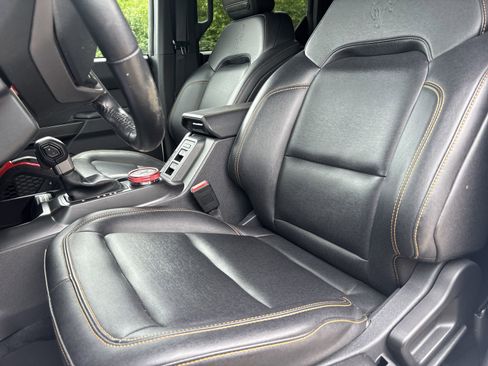 Used 2024 Ford Bronco Badlands AWD/4WD image 14