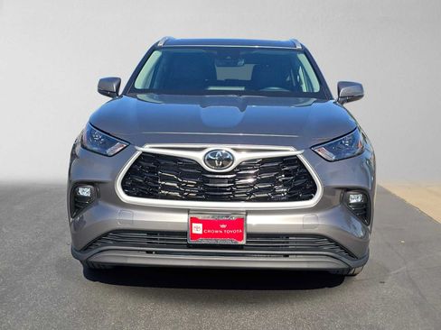 Certified 2026 Toyota Highlander XLE AWD/4WD image 8