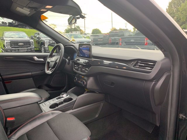 Used 2025 Ford Escape ST-Line Select AWD/4WD image 15