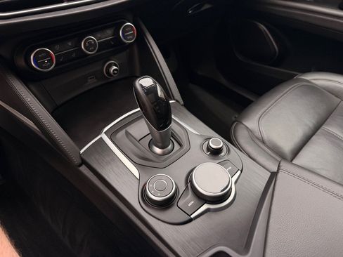 Used 2019 Alfa Romeo Stelvio AWD image 14