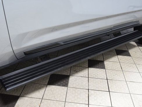 Used 2023 Cadillac Escalade Sport w/ LPO, ONYX Package image 30