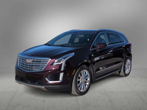 Used 2018 Cadillac XT5 Platinum w/ Driver Assist Package image 4