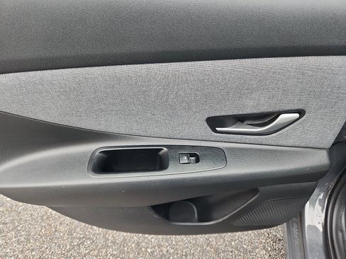 Certified 2024 Hyundai Elantra Limited FWD image 28