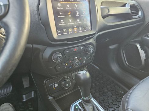 Used 2019 Jeep Renegade Limited w/ UConnect 8.4 Nav Group AWD/4WD image 30
