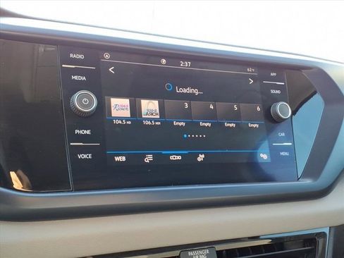 Used 2022 Volkswagen Taos SE image 11