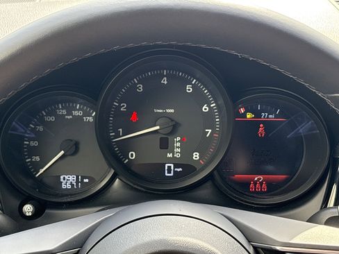 Used 2024 Porsche Macan image 21