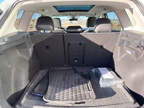 Certified 2025 Volkswagen Taos SE image 25