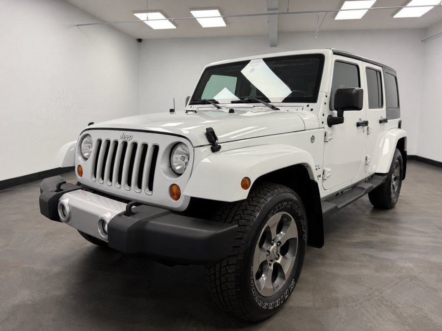 Used 2017 Jeep Wrangler Unlimited Sahara w/ Connectivity Group AWD/4WD image 2