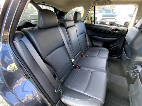 Used 2017 Subaru Outback 3.6R Limited image 18