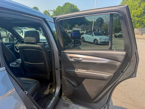 Used 2022 Cadillac XT6 Luxury FWD image 21
