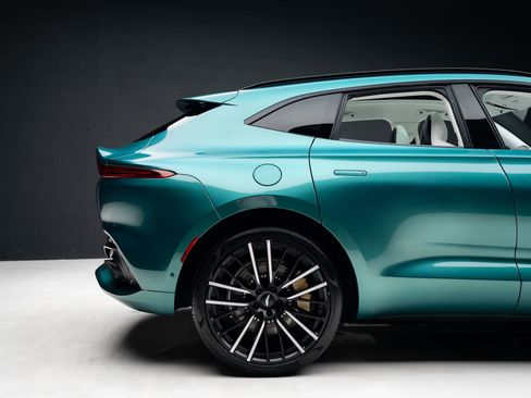Used 2023 Aston Martin DBX AWD/4WD image 35