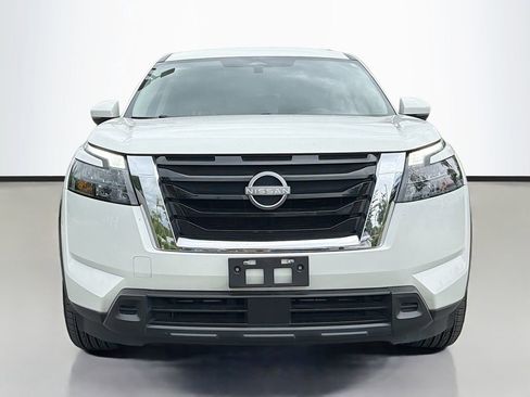 Used 2023 Nissan Pathfinder SV AWD/4WD image 3