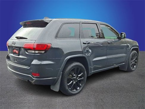 Used 2018 Jeep Grand Cherokee Altitude image 4