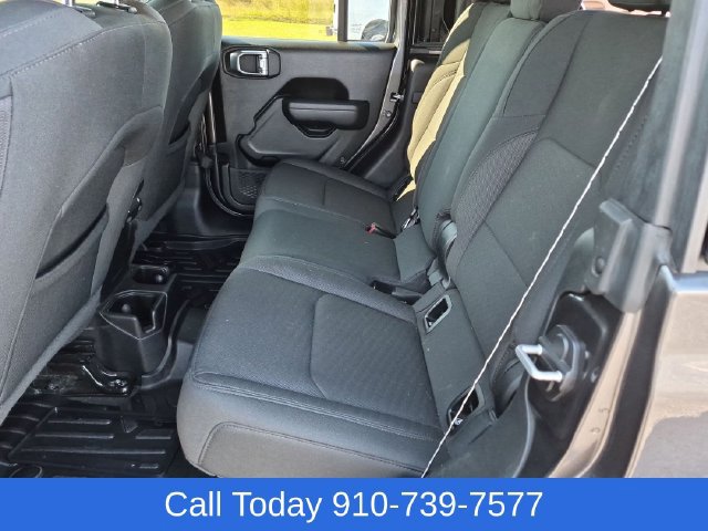 Used 2022 Jeep Gladiator Sport AWD/4WD image 26