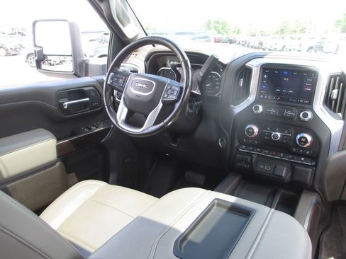 Used 2020 GMC Sierra 2500 SLT w/ Technology Package AWD/4WD image 27