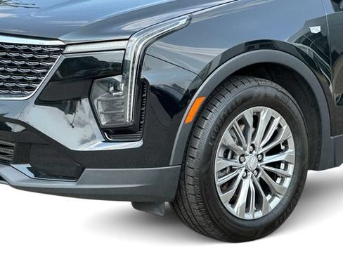 Used 2024 Cadillac XT4 Premium Luxury w/ Cold Weather Package FWD image 7