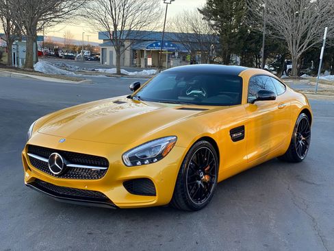 Used 2017 Mercedes-Benz AMG GT Coupe image 4