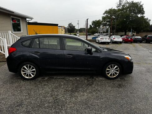 Used 2013 Subaru Impreza 2.0i Premium w/ Popular Pkg 1 AWD/4WD image 4