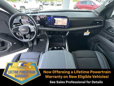 New 2025 Chevrolet Suburban Premier image 20