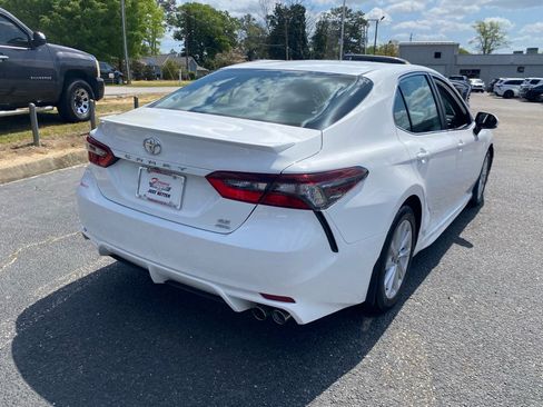 Used 2022 Toyota Camry SE image 12
