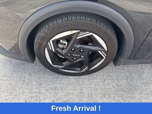 Used 2025 Kia K4 EX image 18