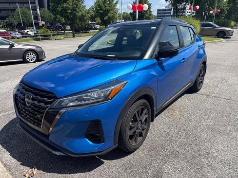 Used 2023 Nissan Kicks SR w/ SR Premium Package FWD image 7