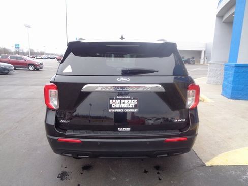 Used 2022 Ford Explorer XLT image 4