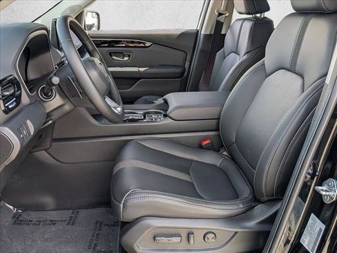 Used 2025 Honda Pilot Touring image 19