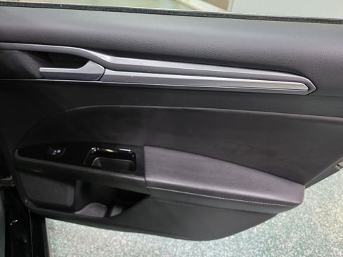 Used 2016 Ford Fusion Titanium AWD/4WD image 23