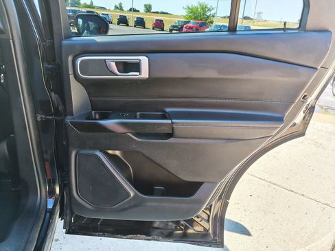 Used 2020 Ford Explorer XLT w/ Equipment Group 202A AWD/4WD image 24