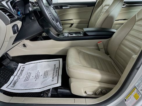 Used 2018 Ford Fusion SE FWD image 27