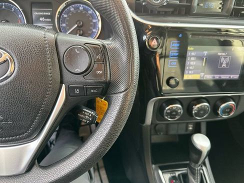 Used 2017 Toyota Corolla L FWD image 13