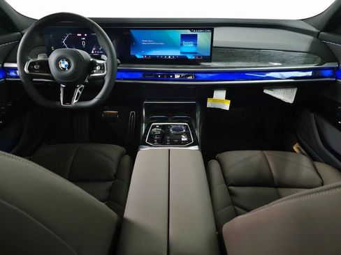 New 2025 BMW 740i xDrive image 9